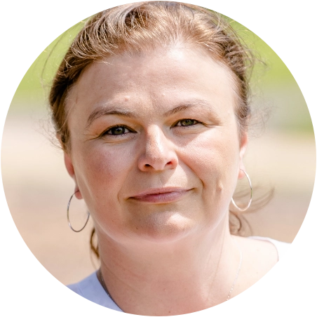 Client testimonial portrait, sharing their experience of spiritual coaching